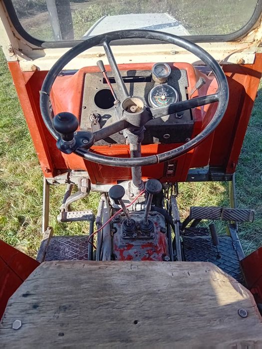 Vând sau schimb tractor stayer 650  cu balotiera welger rp 12u 0