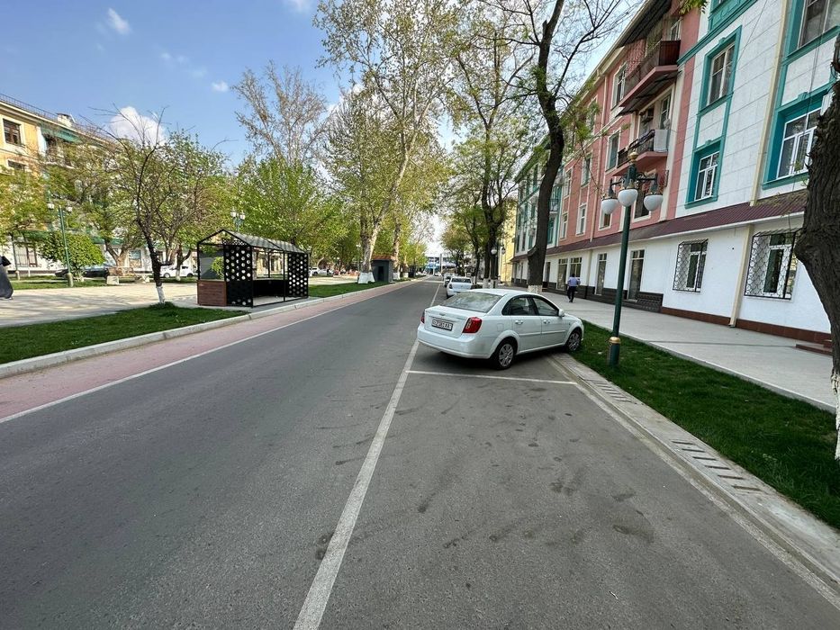 Продаётса не желое офис 90квадрат чиланзар 2 квартал гагарин аллея