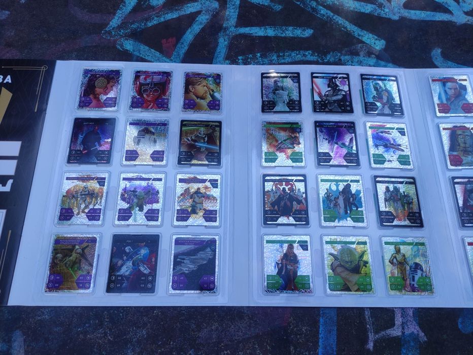 Продавам Албум Star wars

Много добре запазен.Налични са всички карти