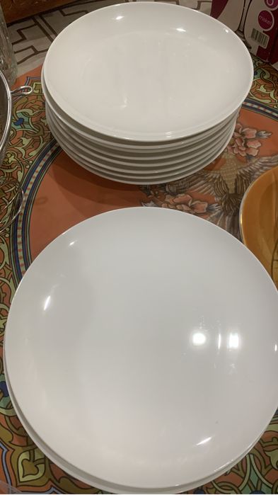 Тарелки большие под второе блюдо, новые пользовались два раза