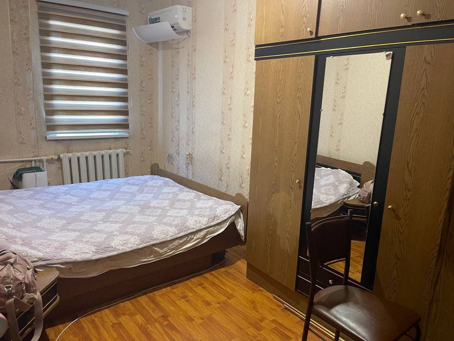 Срочно! Квартира на Дружба народов 3/9/9  общ пл 72м  с обстановкой