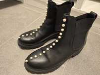 Ghete piele Musette