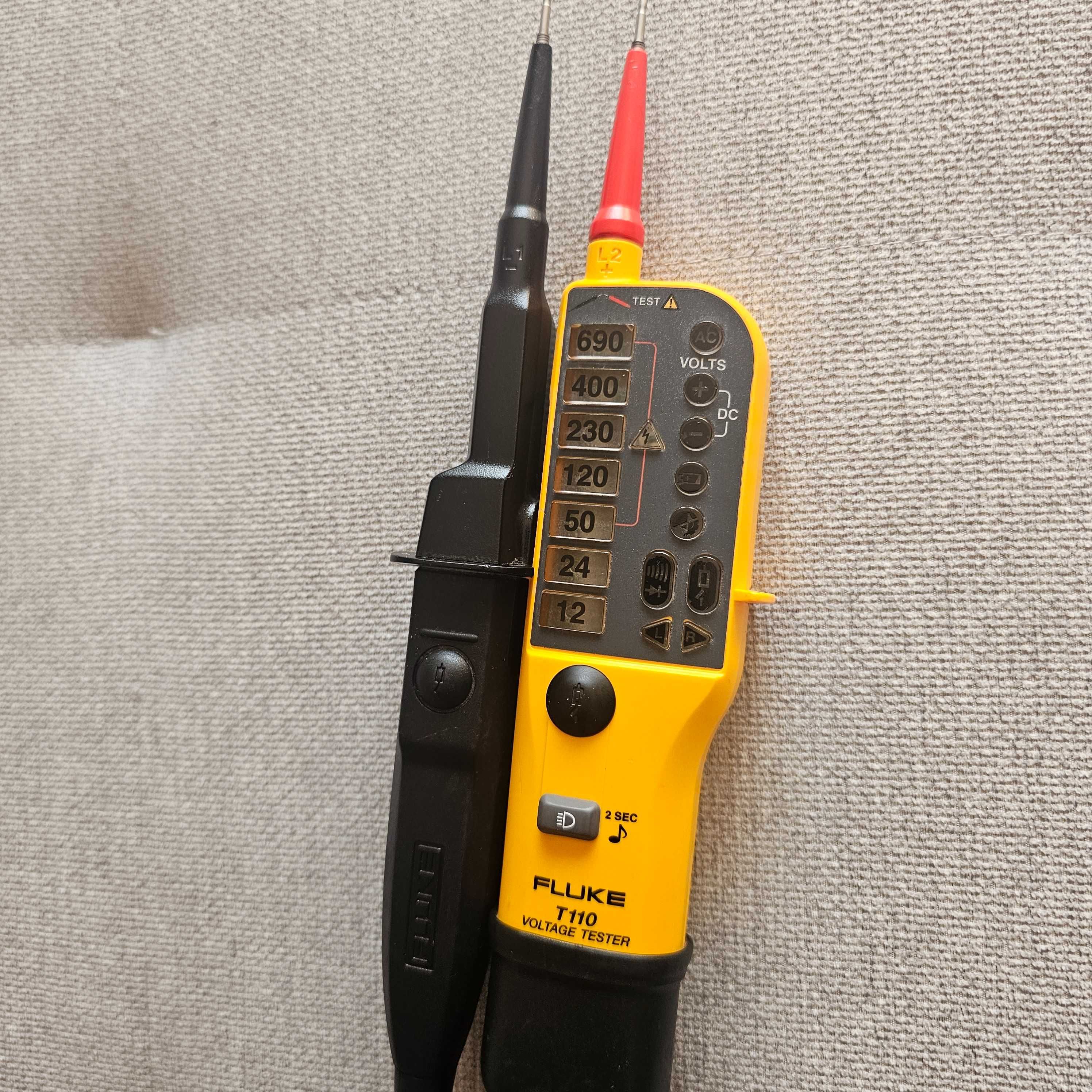 Fluke T110 двуполюсен тестер