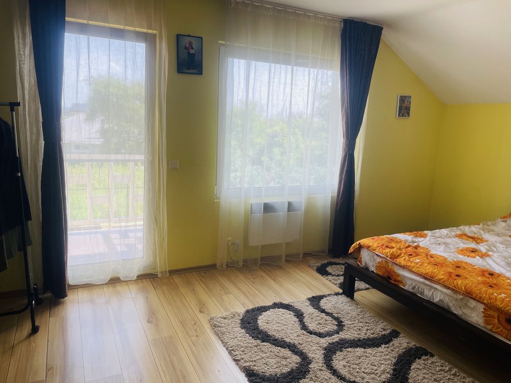 Vila cu 5 camere, terasa, garaj și grădină de închiriat