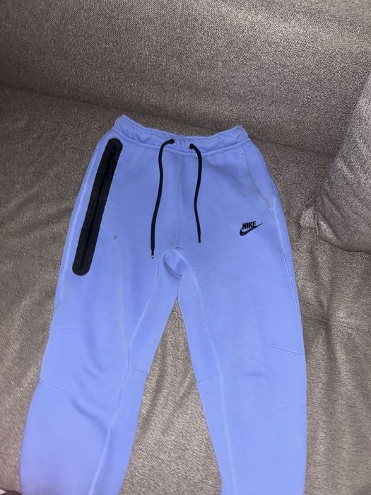 Vand pantaloni nike tech originali!