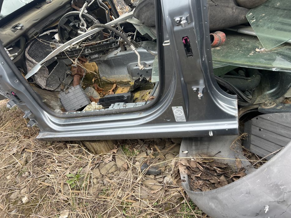 prag stanga tabla skoda superb 2 2012