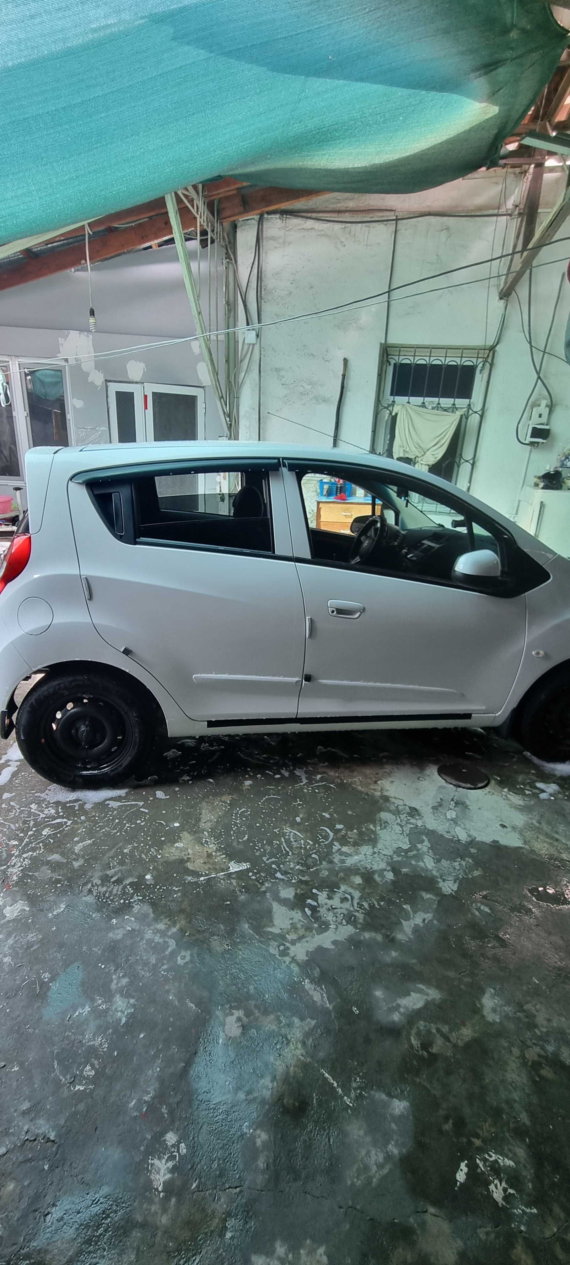 Автомобиль Спарк