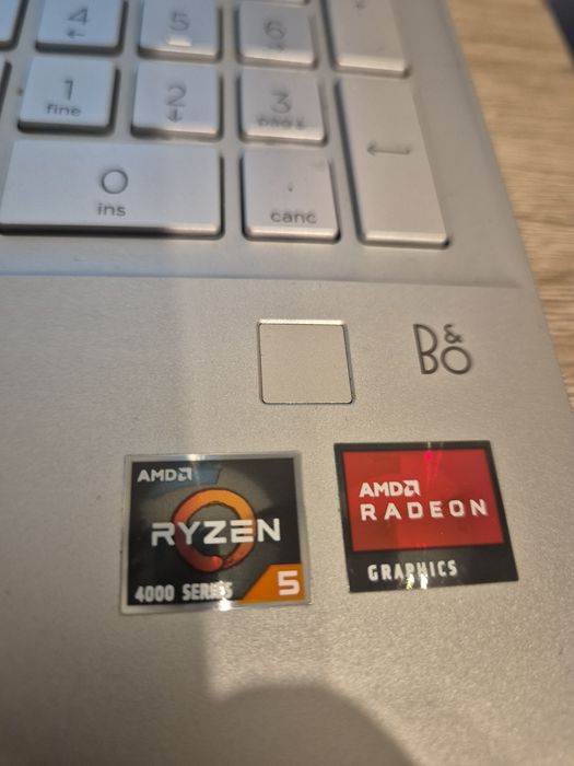Laptop HP Pavilion Ryzen 5 8GB ssd 512 FullHd tastatura iluminata