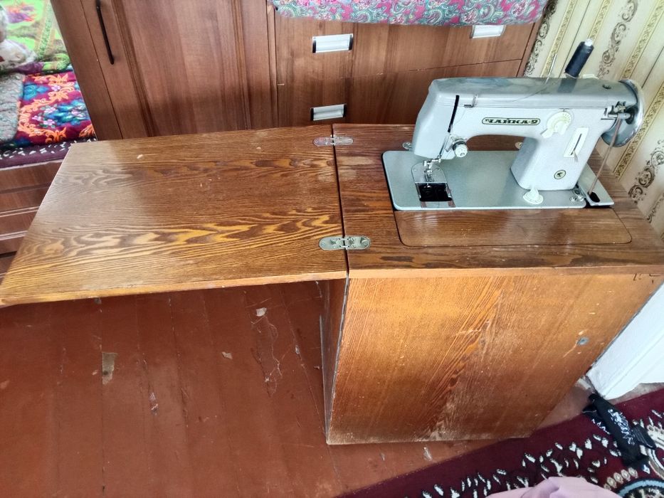 Швейная машинка ножная