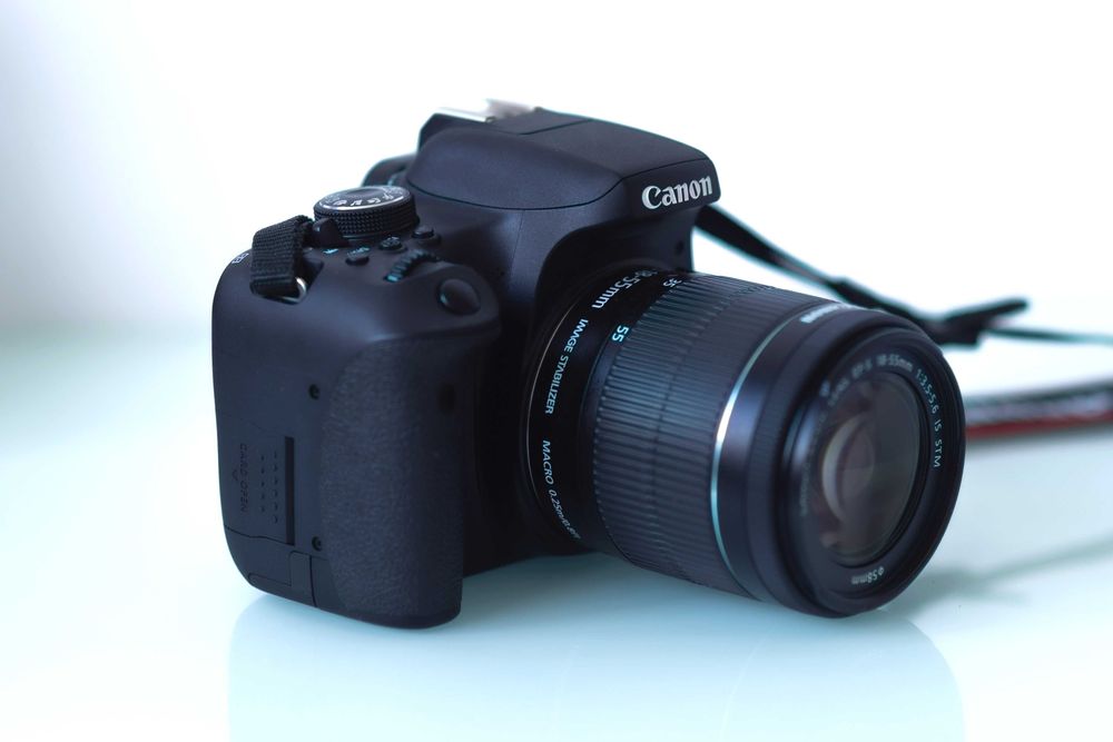 CANON 750D + cu WiFi si TouchScreen stare foarte buna