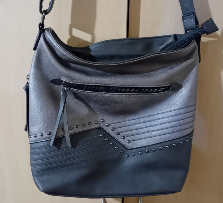 Дамска кожена сива чанта