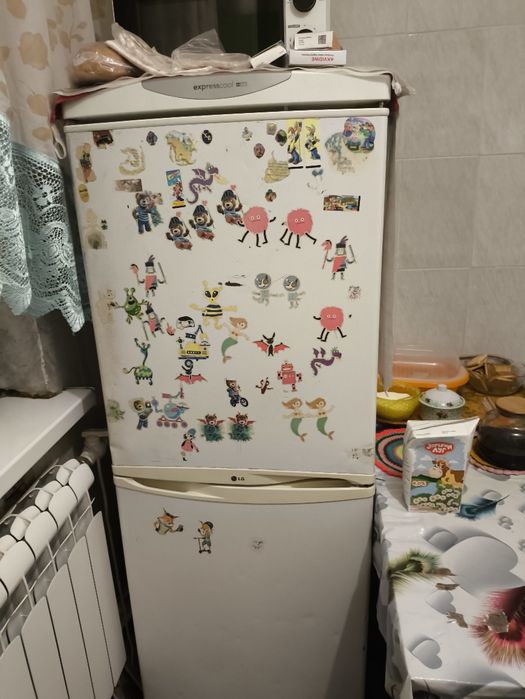 Продам холодильник на запчасти