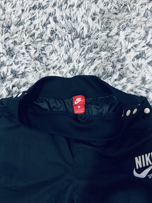 Pantaloni fas Nike cu capse marimea S