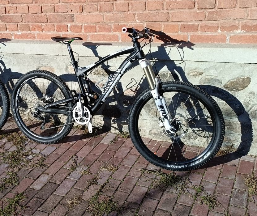 Bicicleta full suspension