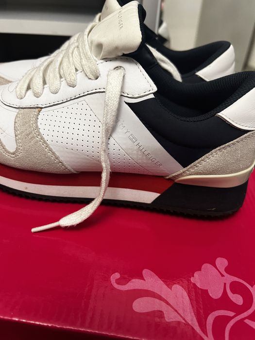 Adidasi purtati de cateva ori unisex