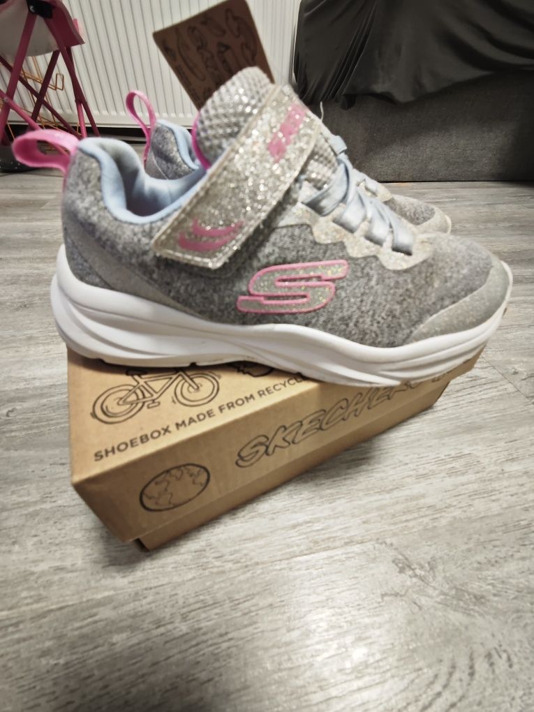 Skechers маратонки 28 р-р