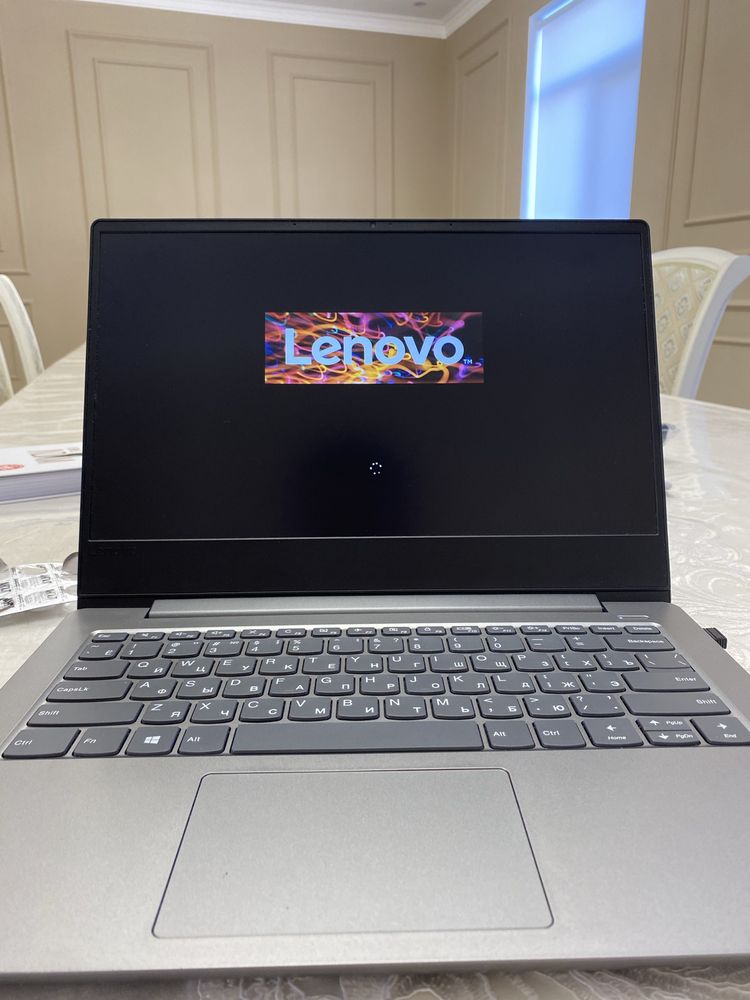 Продаю ноутбук Lenovo 330S-14IKB