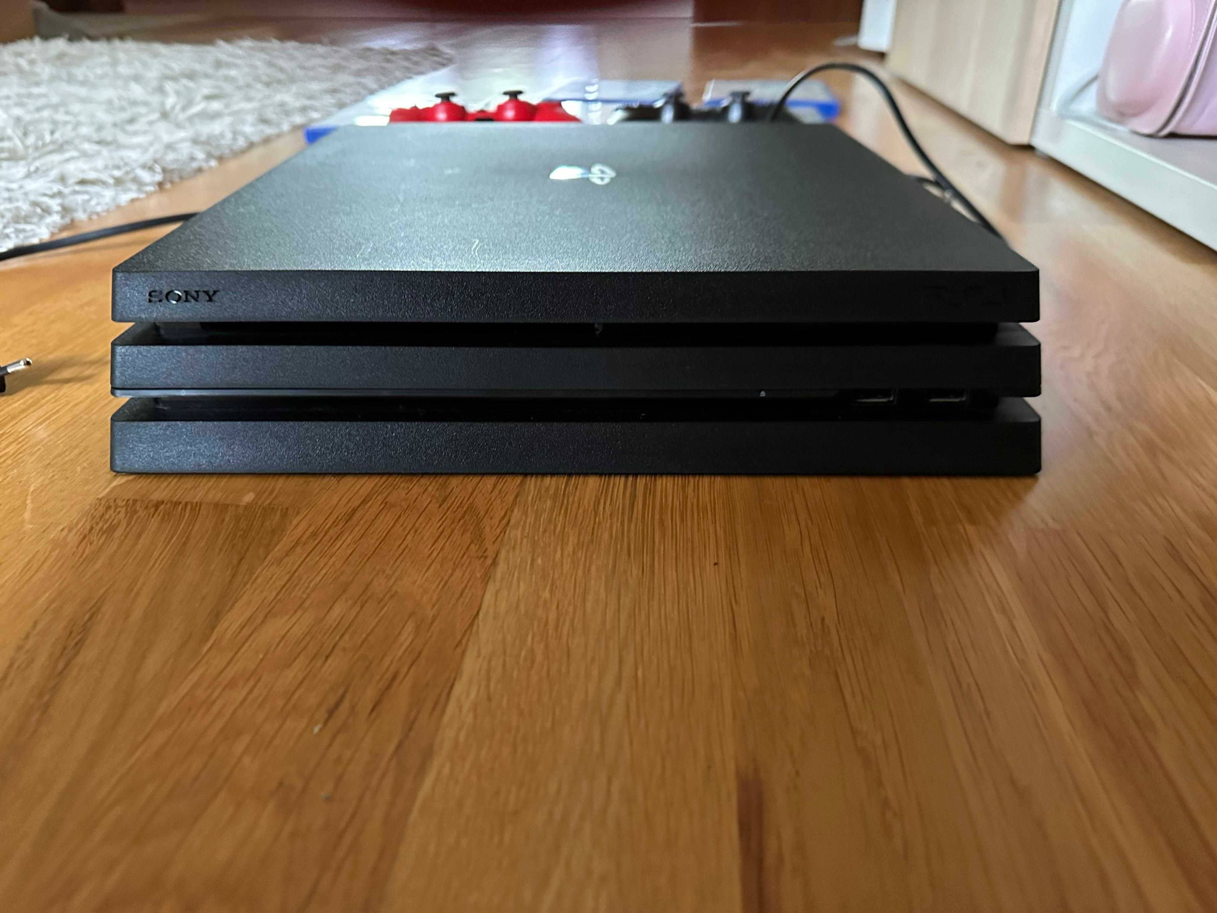 PS4 / Play Station 4 PRO