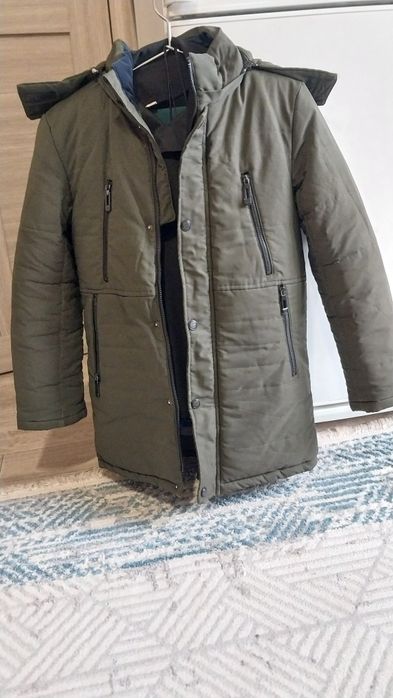 Продам подрастковую зимнею куртку