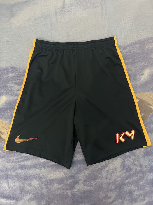 Pantaloni scurți și pantaloni lungi de fotbal