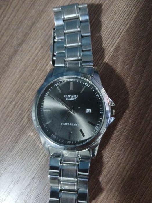 Продам часы на запчасти