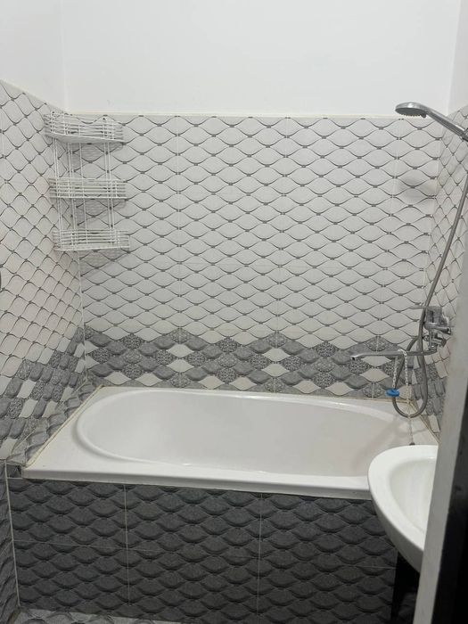 Kvartira sotiladi. Mirobod tumani 4-massiv 67-dom.