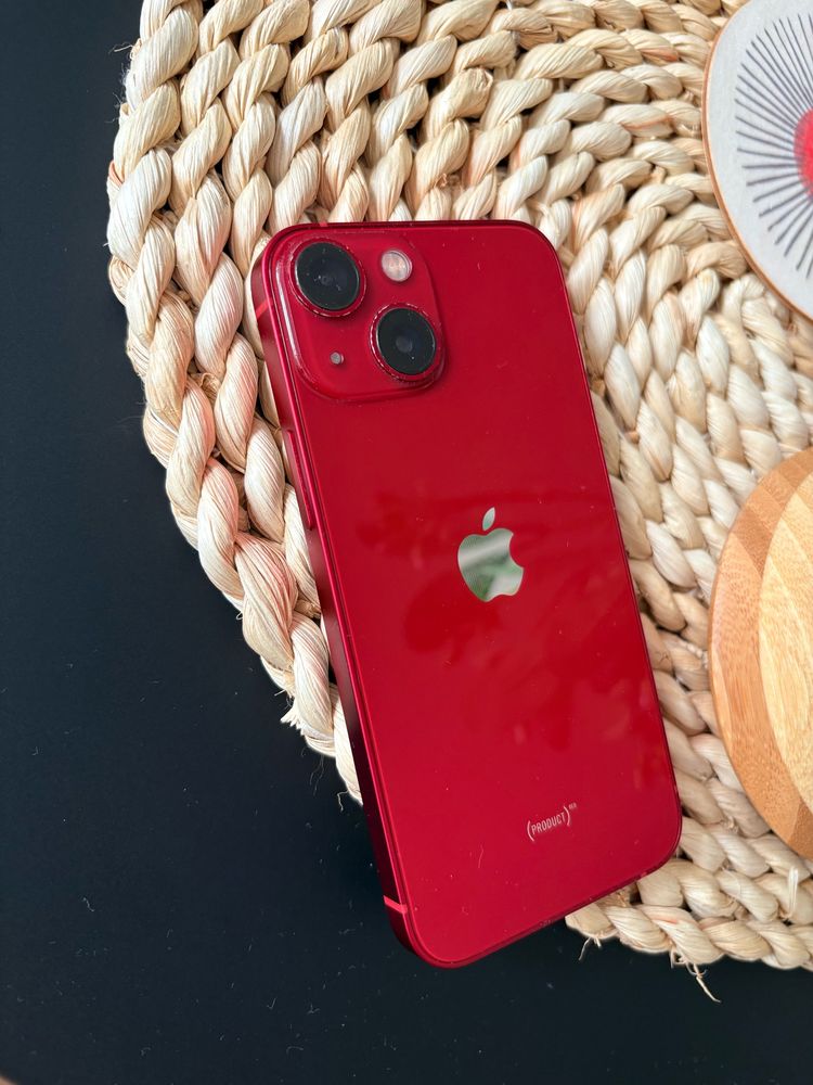 Червен Iphone 13 mini