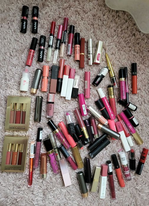 Нова и малко използвана козметика Kiko, Nyx, Este Lauder и други.