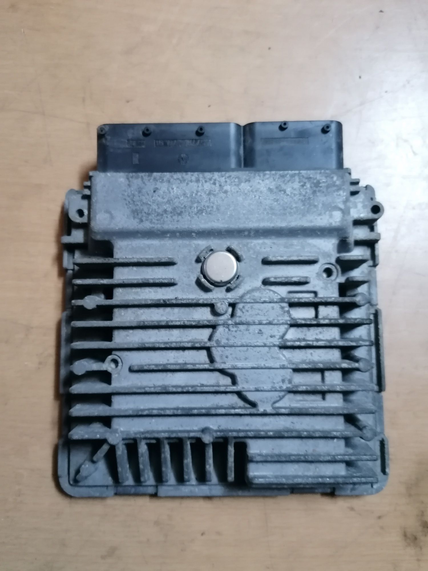 Calculator motor ECU, vw polo 6R motor 1.6 tdi CAY