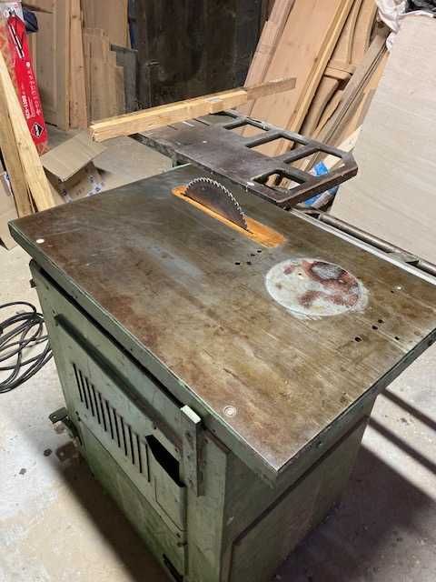 циркуляр с каретка