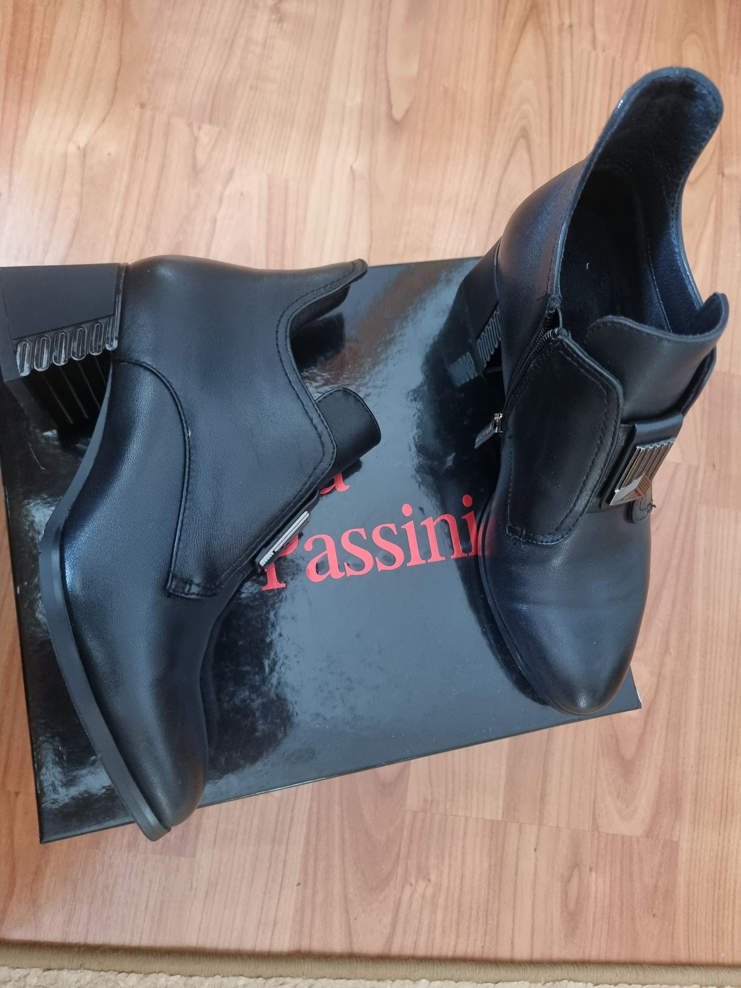 Botine Flavia Passini nr 37(24cm), din piele naturală