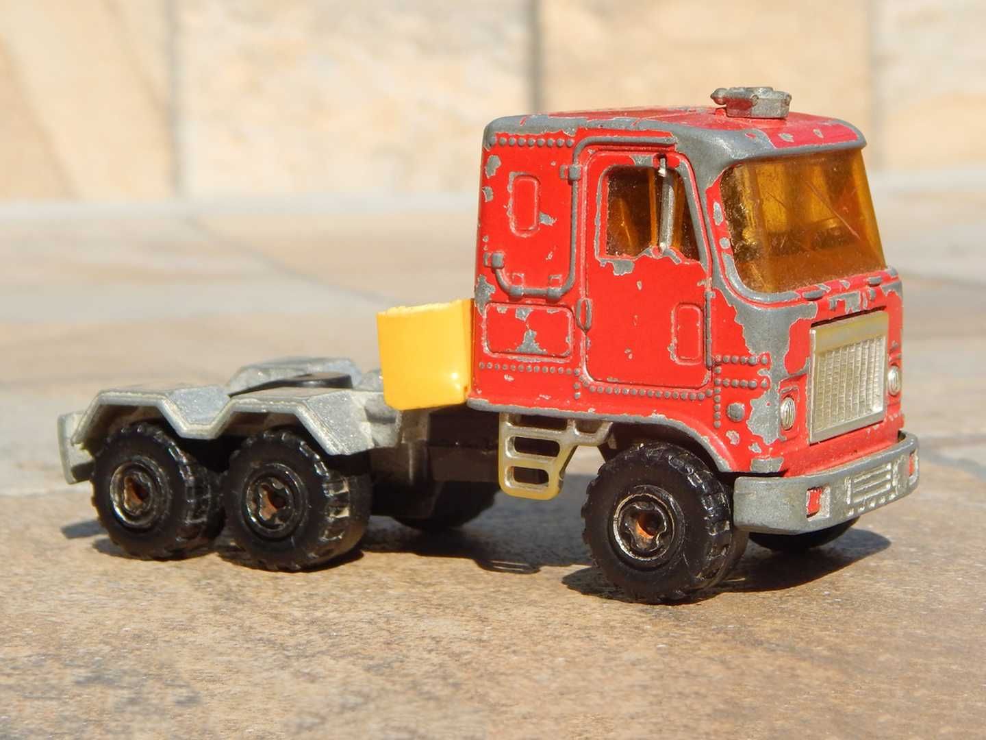 Macheta cap tractor camion Mack Cruise Liner Majorette uzat