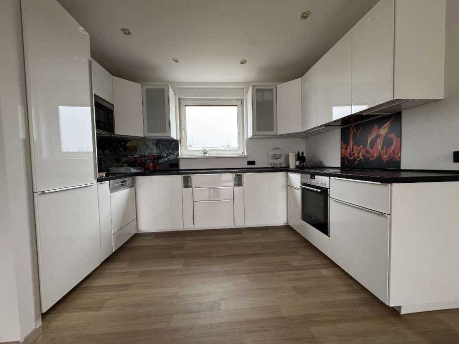 Дава се под наем Двустаен апартамент в София, Зона Б-5 - 64 кв.м за 612 € - Снимка #1