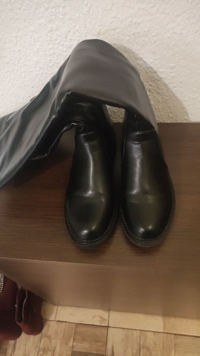 Дамски маратонки 36 номер по 10 лева Дамски ботуши 36 номер 25 лева