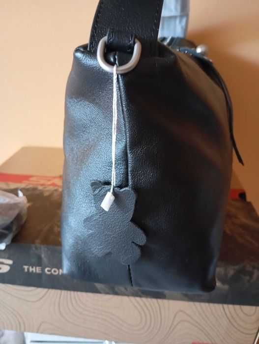 Чанта дамска от естествена кожа. Нов.