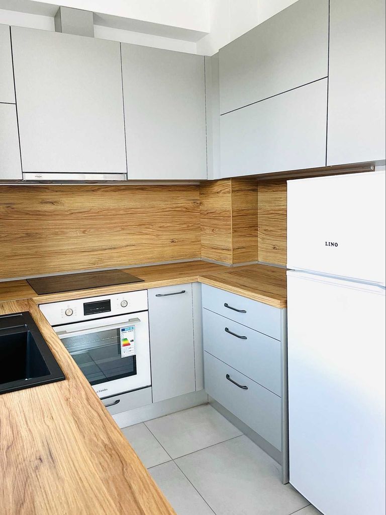 Дава се под наем Къща в Бургас, Сарафово - 112 кв.м за 1200 € - Снимка #2
