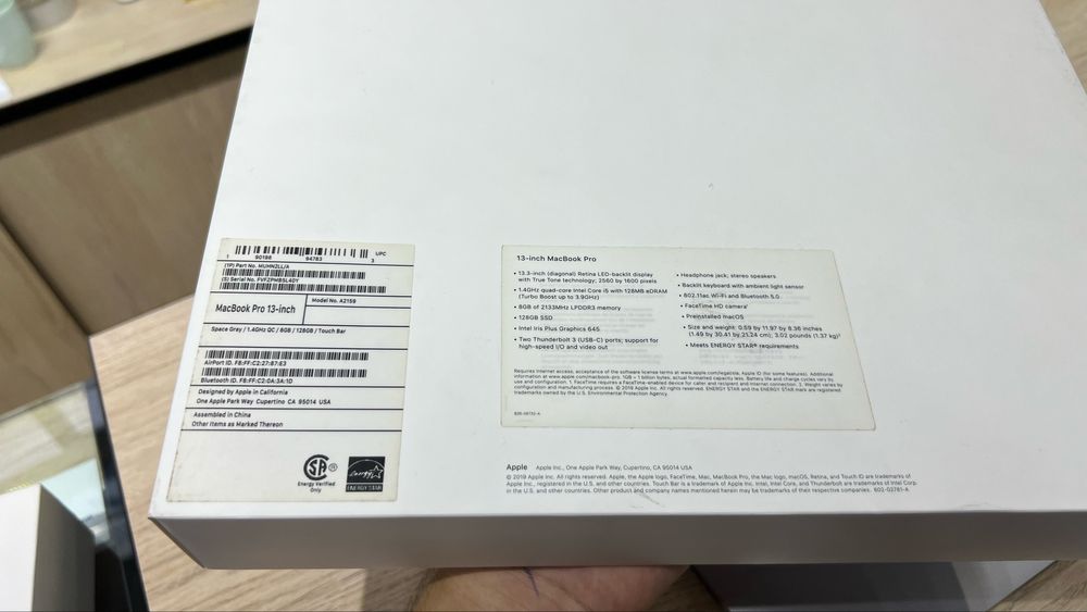 Продаетья mackbook pro 13inch