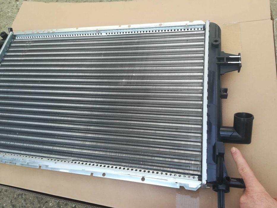 radiator Opel Astra G 17 D nou stut rupt 100 lei