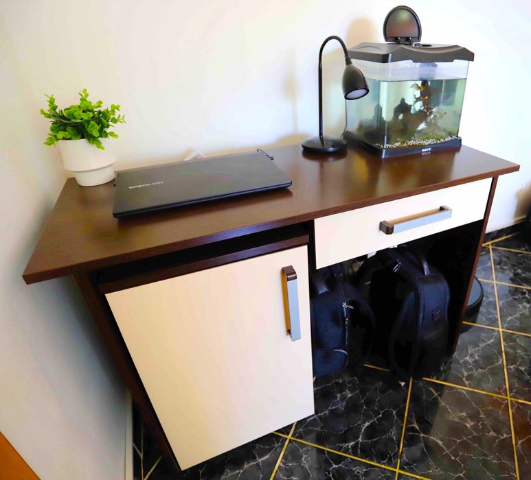 Vand birou dimensiuni reduse, culoare venghe + bej