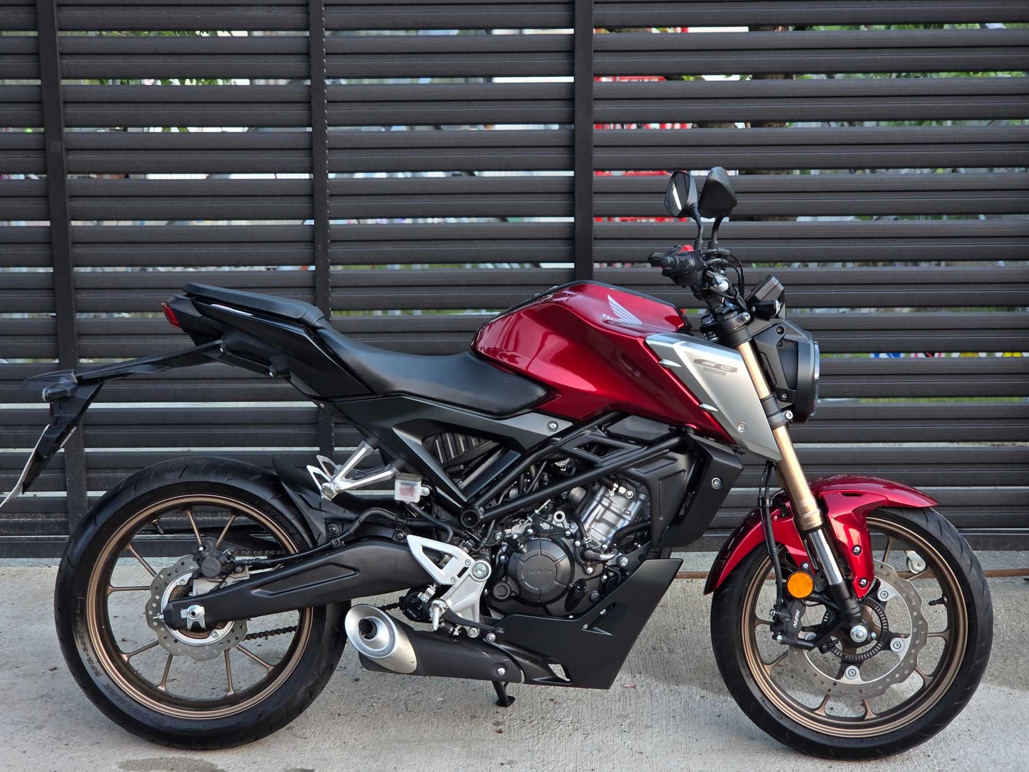 Honda CB125R 2023 FULL LED/ABS 5000KM A1 16 ANI (duke , mt , cbf , cb)