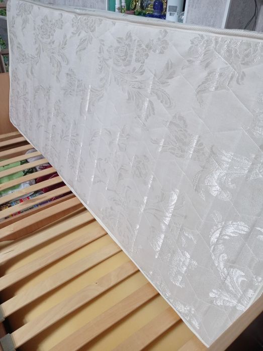 Матрас на кровать