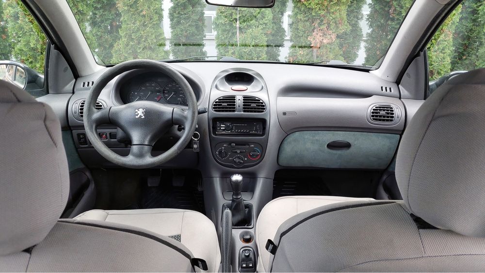 Peugeot 206 1.1i