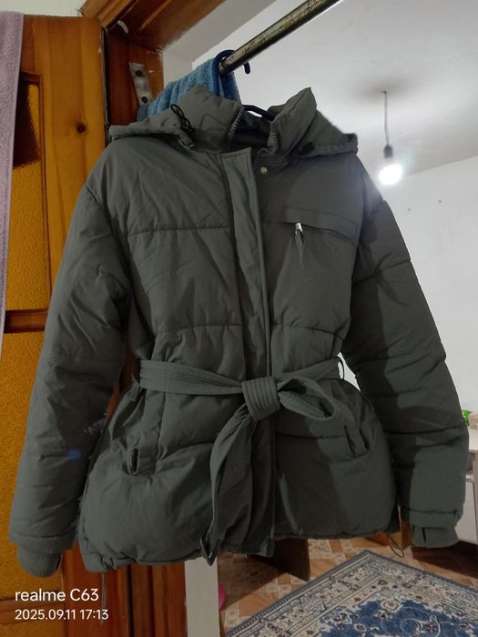 Срочно продам куртки пуховики