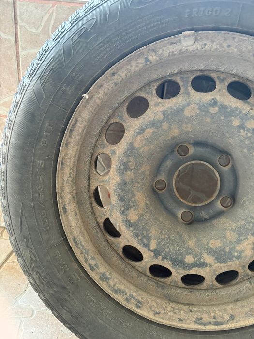 Vând anvelope iarnă