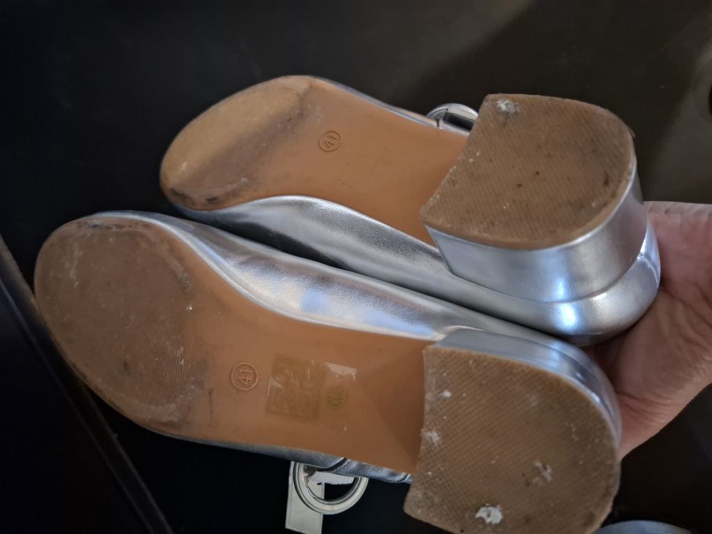 Pantofi argintii, toc 4 cm