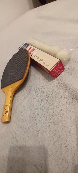 Paleta tenis de masă Shield + set mingi sigilate Shield 101
