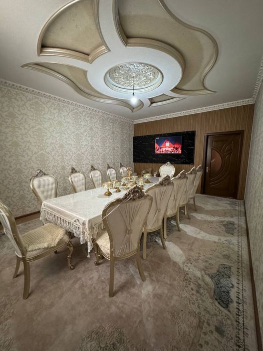 Срочно!! Продаётся дом - 4 соток , 8 комнат. улица Эркин