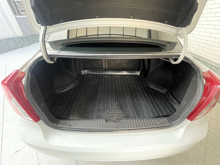 Lasetti  1.6   Kraska toza.