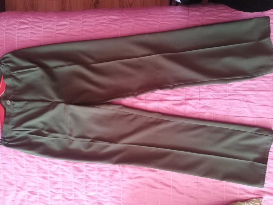 промоция!сако и панталон в приятен масленозелен цвят