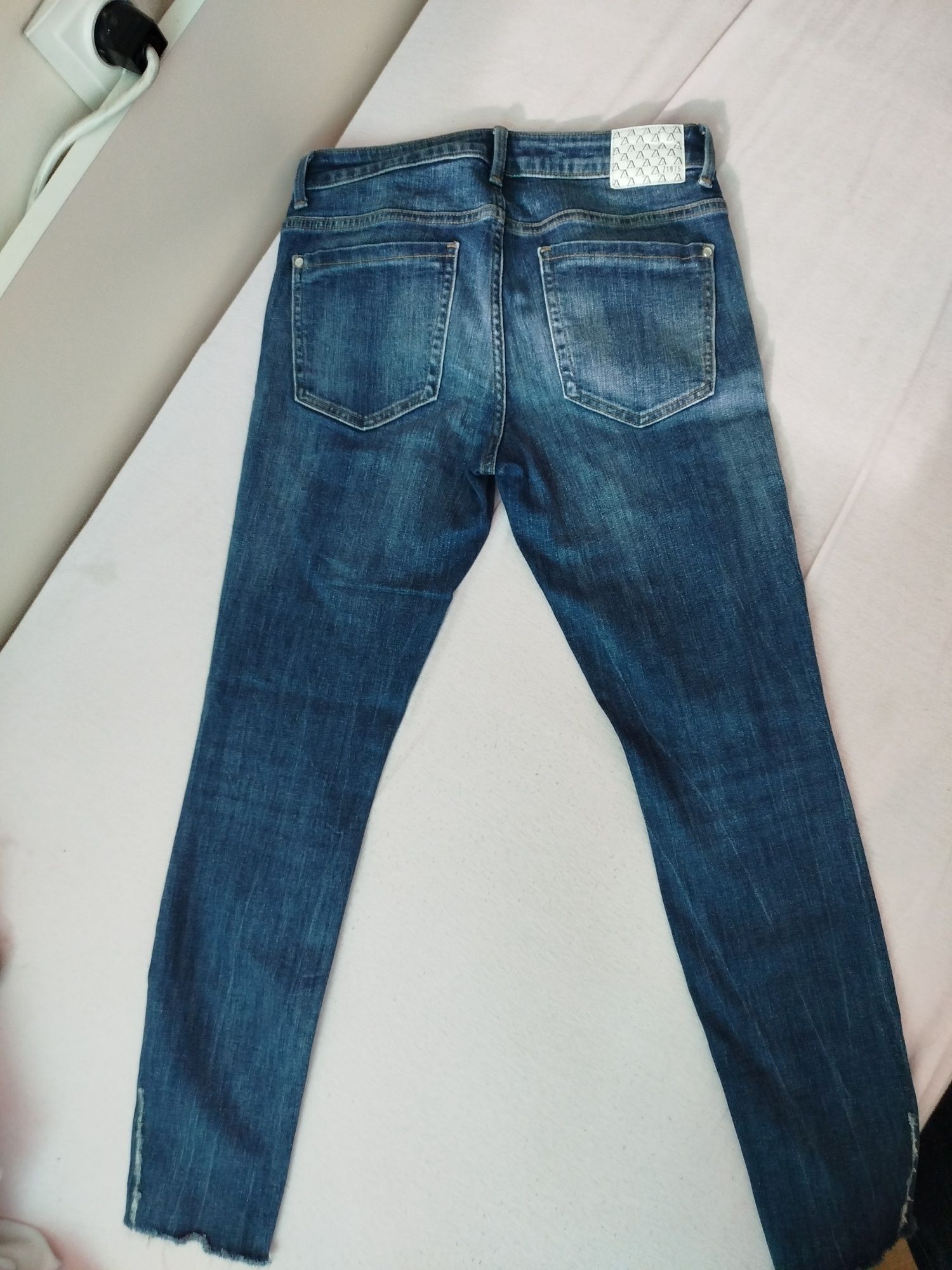 Дамски дънки Zara 36
